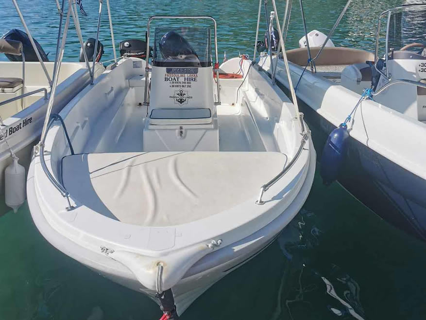 Amore IV - Fasoulias Ενοικιάσεις Σκαφών